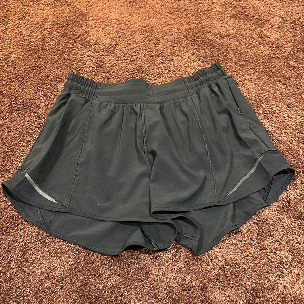 Lululemon navy hotty hot shorts size 6
